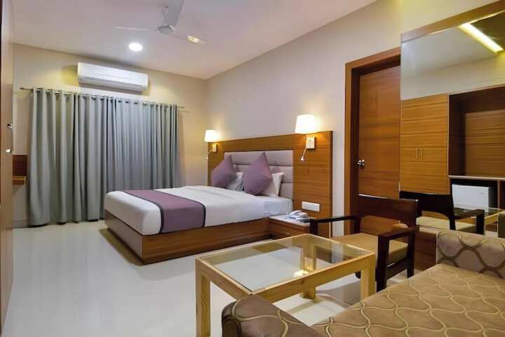 Room 9 of 17