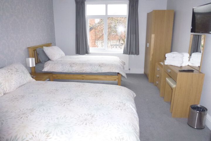 Room 10 of 37
