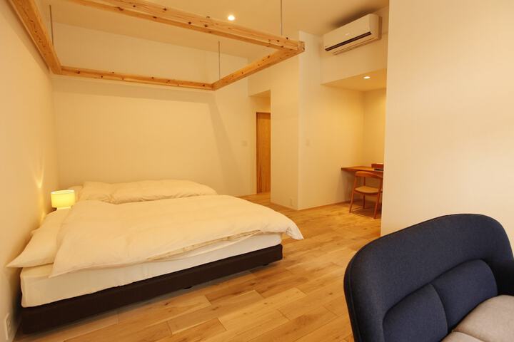 Room 5 of 83