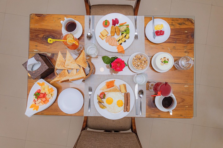 Breakfast/Coffee Service 96 of 126