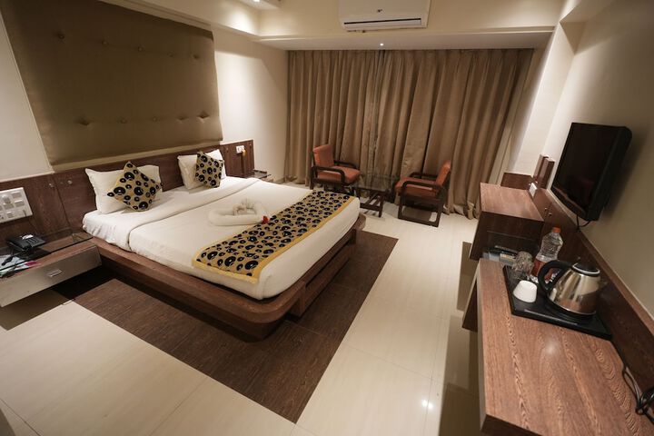 Room 17 of 34