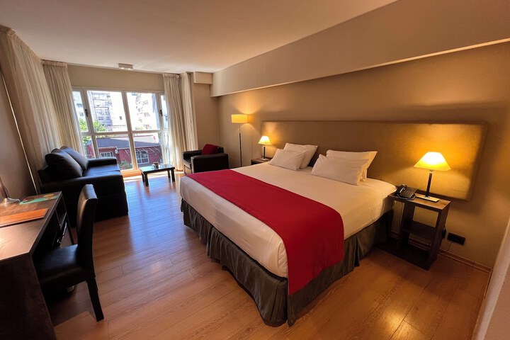 Room 12 of 20