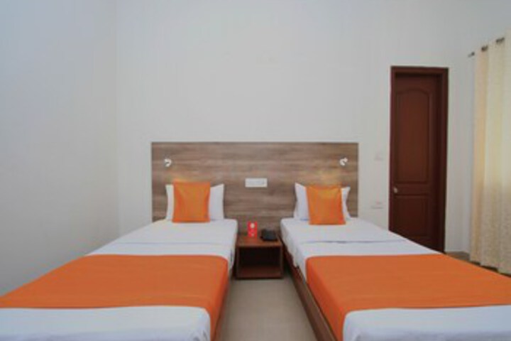 Room 10 of 16