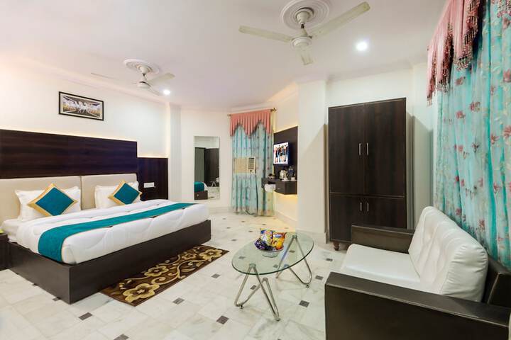 Room 6 of 40