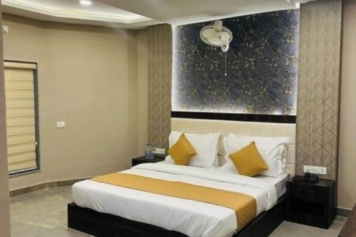 Room 2 of 13