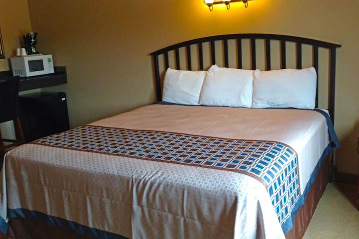 Standard | King Bed (7 of 7)