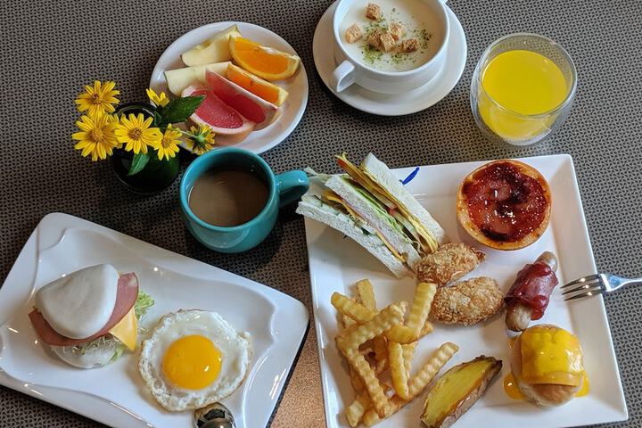 Breakfast buffet