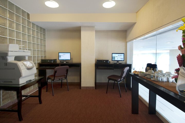 Business Center 27 of 27