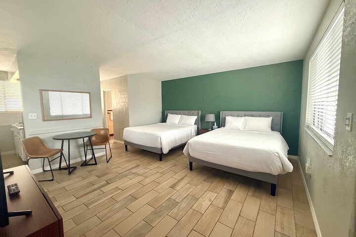 Room 28 of 62