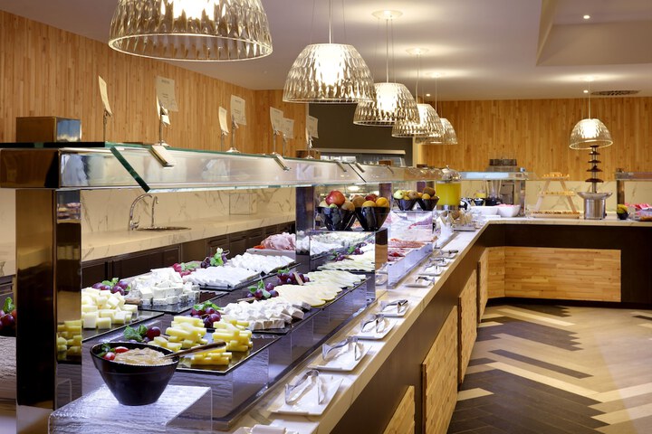 Dining 102 of 140