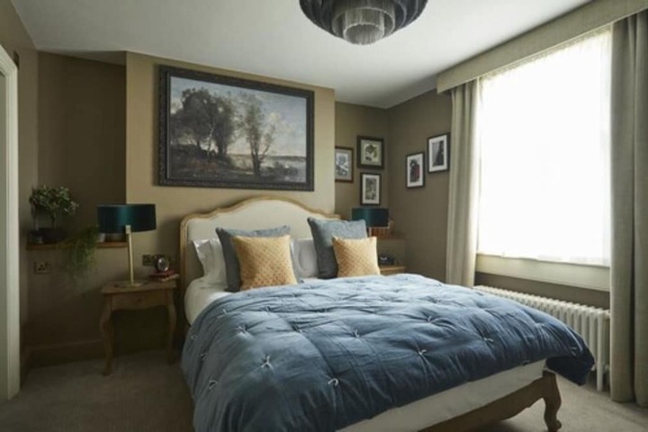 Room 3 of 42