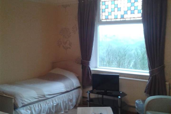 Room 11 of 42