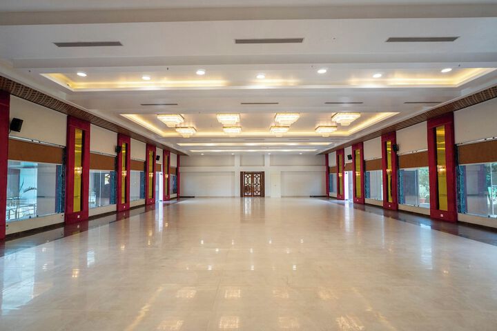 Ballroom/Hall 179 of 190