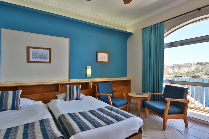 Room 9 of 94