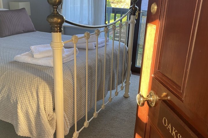 Room 3 of 33