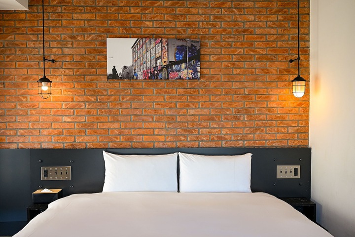 Room 33 of 55