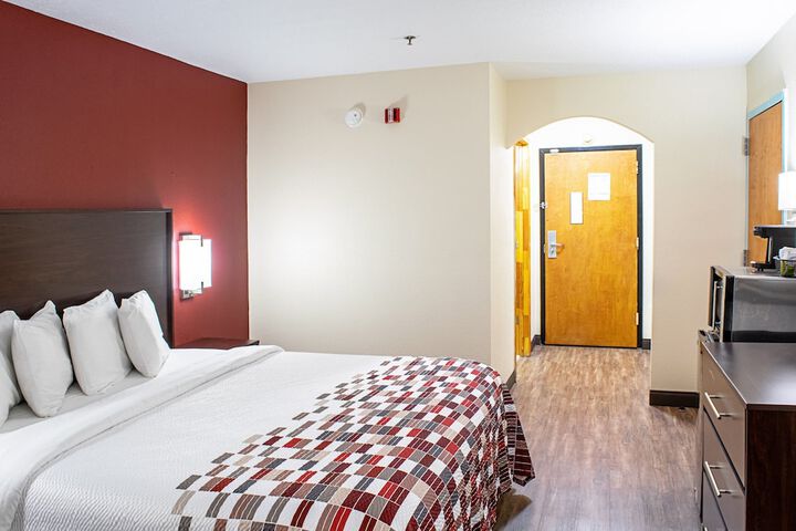 Room 7 of 33