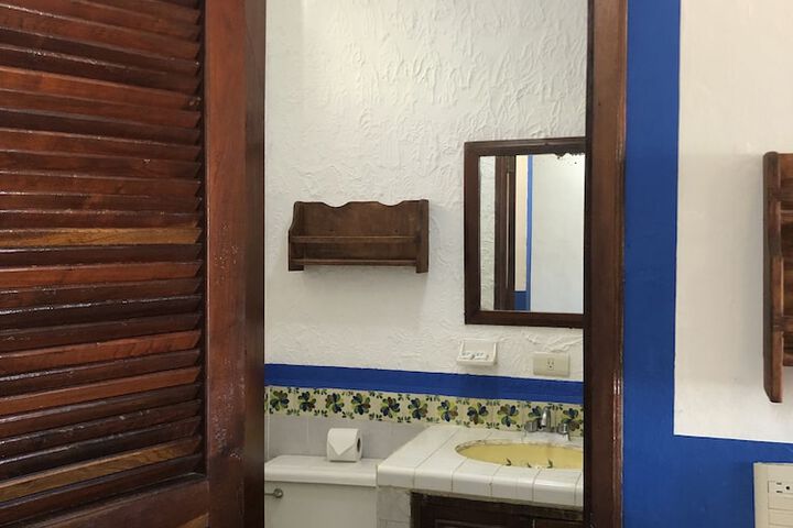 Room 28 of 52