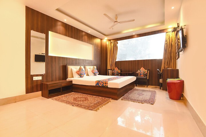 Room 8 of 24
