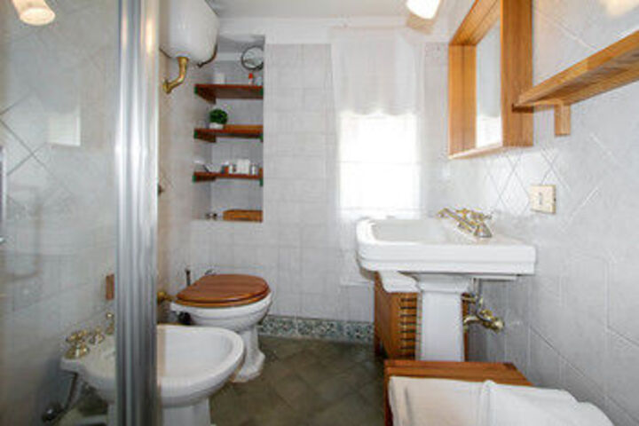 Room 3 of 26