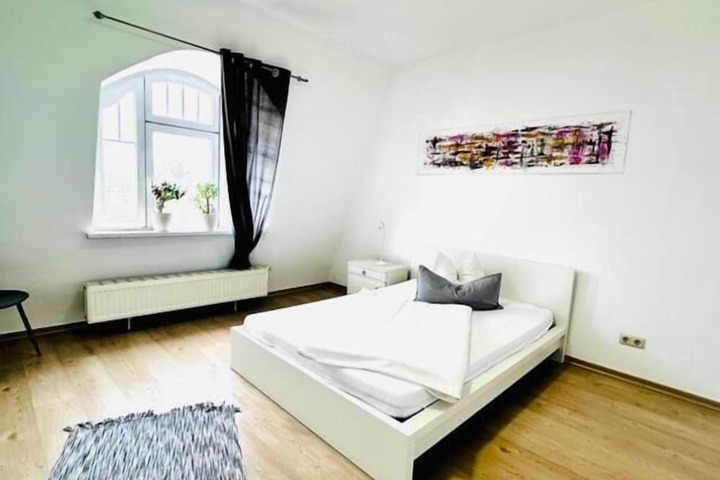 Room 10 of 20