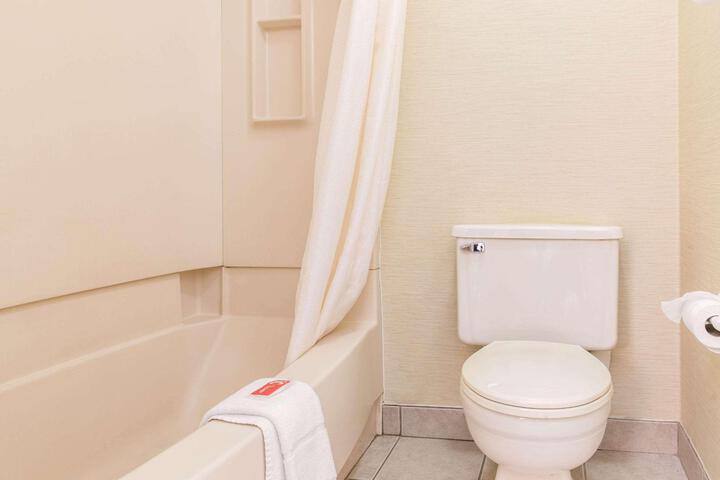 1 Double Bed Accessible Room (7 of 18)