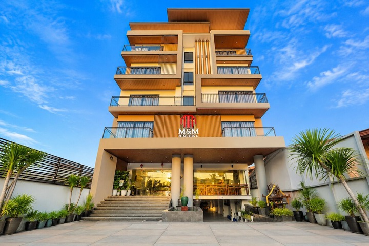 M & M hotel