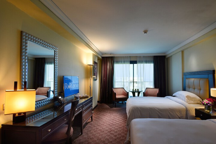 Room 13 of 90