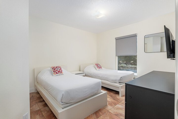 Room 7 of 24