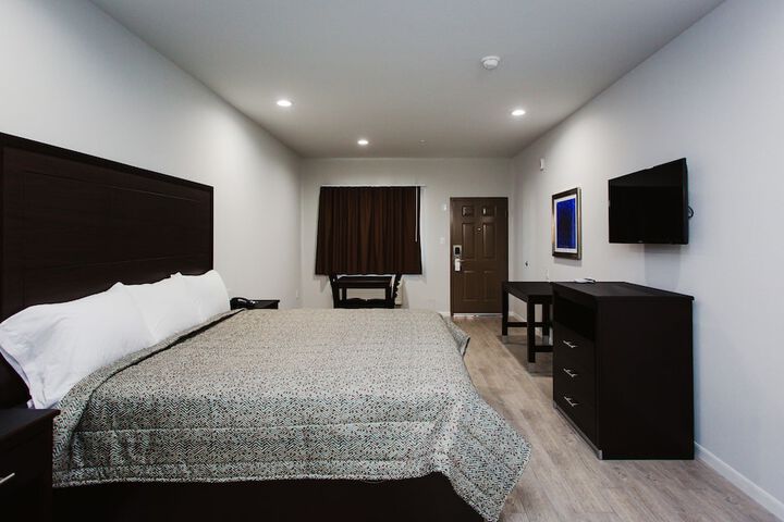 Room 3 of 12