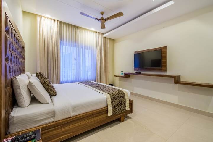 Room 15 of 32