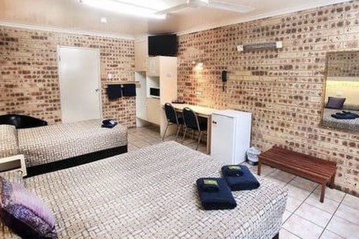 Room 12 of 18