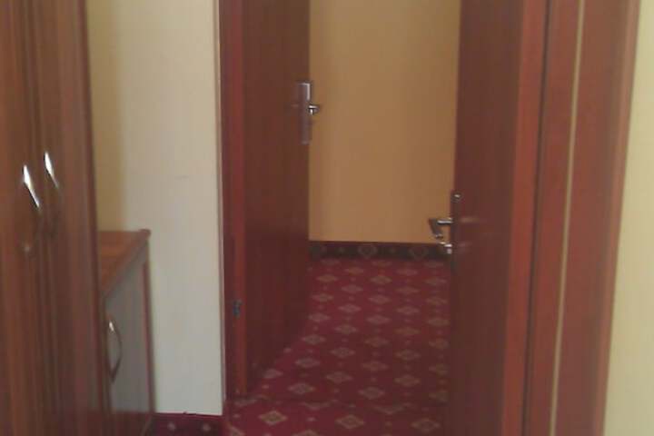 Room 32 of 59