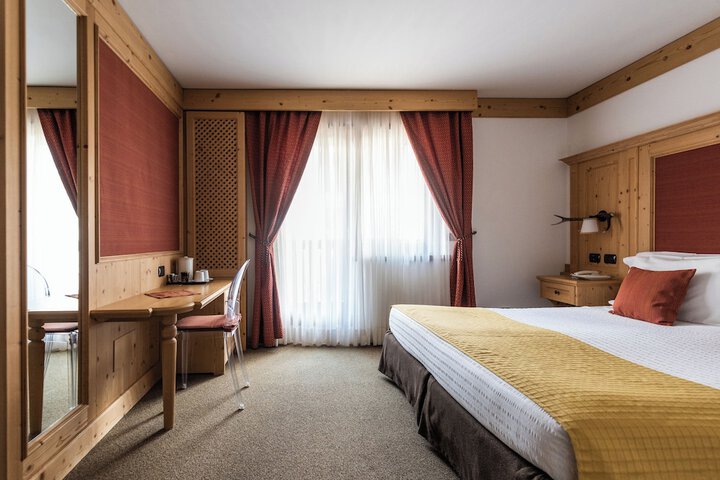 Room 74 of 97