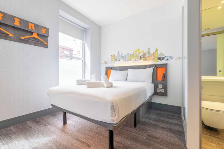 Room 49 of 72