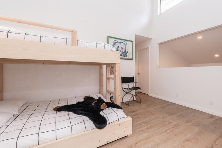 Room 10 of 49