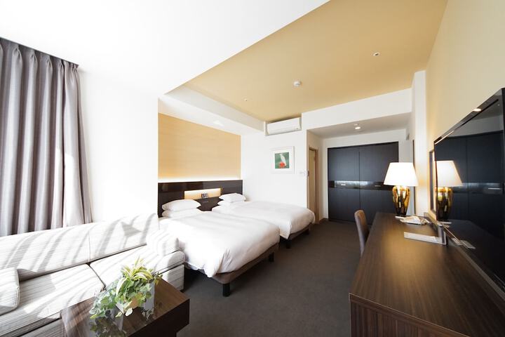 Room 14 of 68