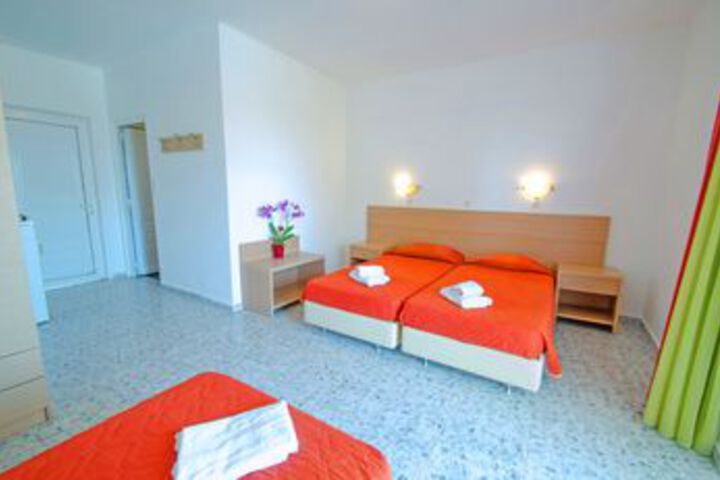 Room 13 of 24