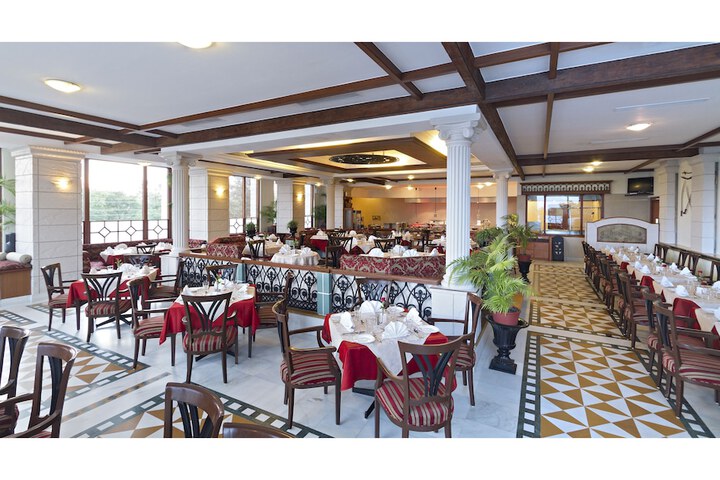 Dining Photos