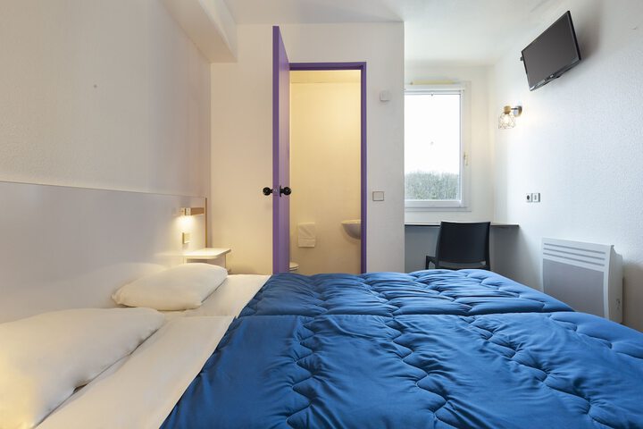 Room 6 of 11