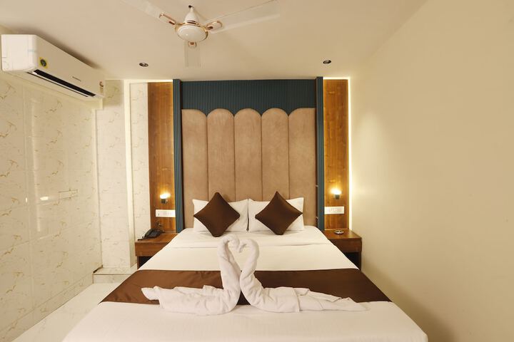 Room 11 of 27