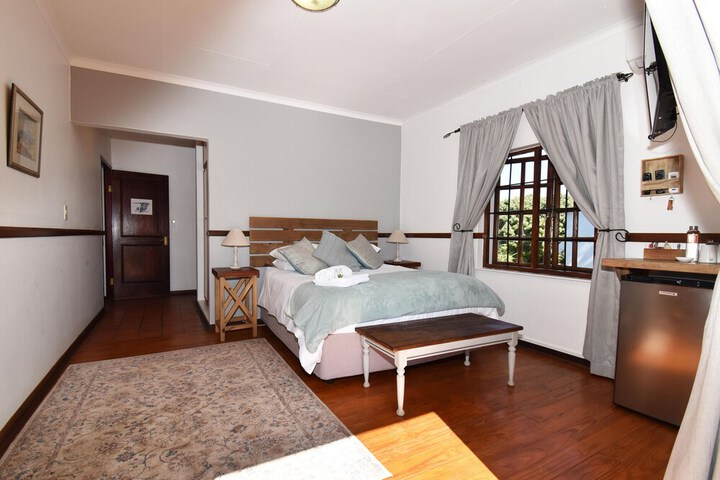 Room 10 of 37