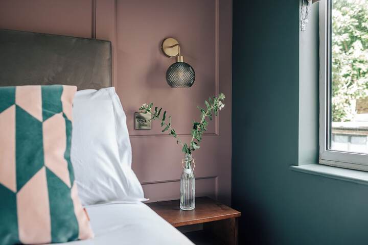 Room 40 of 160