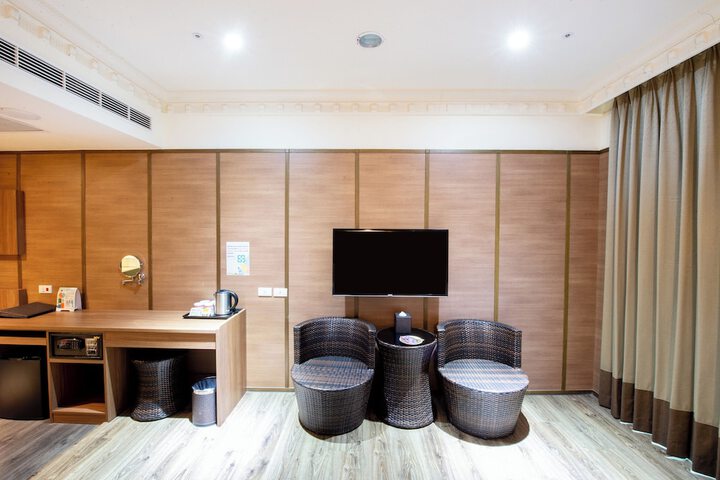 Room 16 of 120