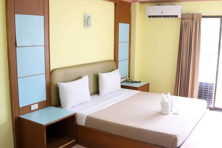 Room 14 of 22