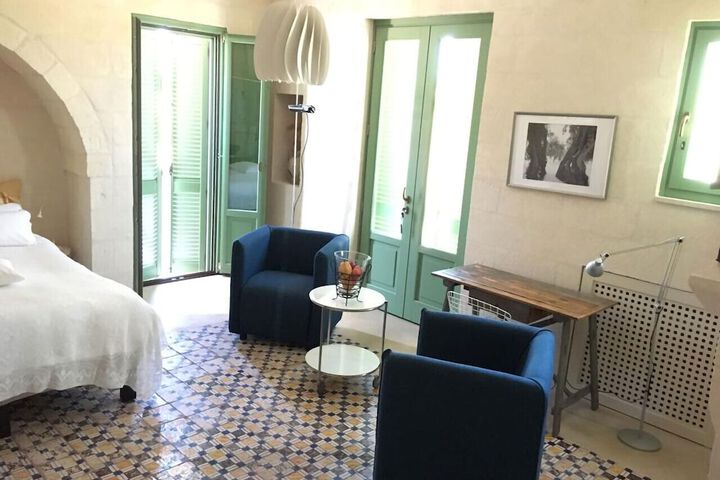 Room 15 of 189