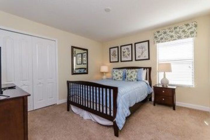 Room 8 of 25