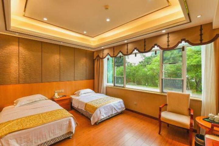 Longquan Hotel