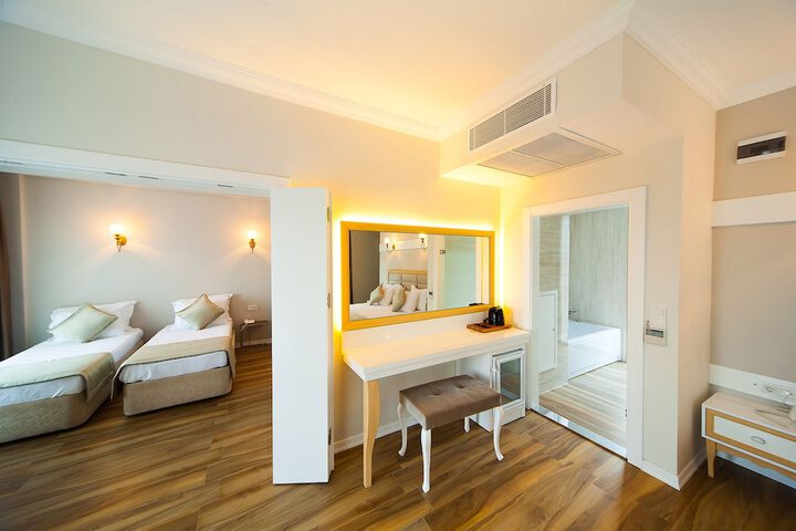 Room 10 of 47