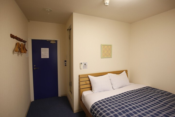 Room 12 of 84